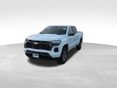 Certified 2023 Chevrolet Colorado LT w/ LT Convenience Package II AWD/4WD image 4