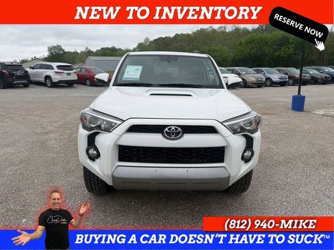 Used 2018 Toyota 4Runner TRD Off-Road Premium AWD/4WD image 11