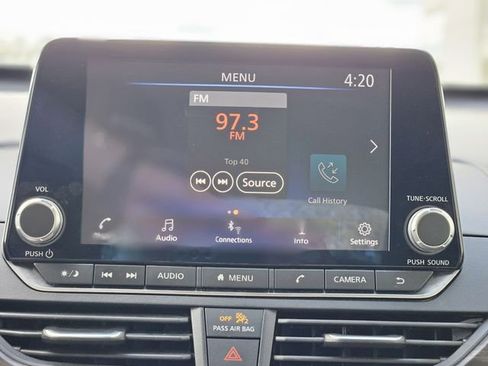 Used 2024 Nissan Altima 2.5 SV FWD image 21