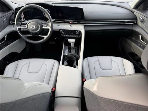 Used 2024 Hyundai Elantra Limited image 8