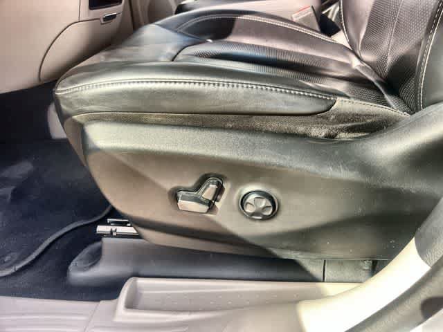 Used 2023 Chrysler Pacifica Touring-L FWD image 31