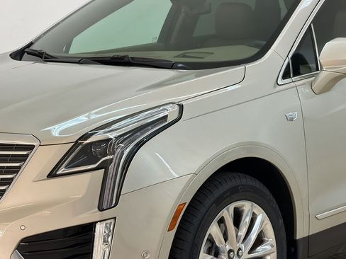 Used 2017 Cadillac XT5 Platinum w/ Driver Assist Package AWD/4WD image 11