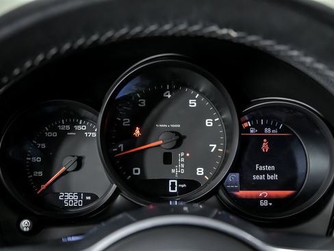 Used 2021 Porsche Macan image 26