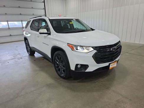 Used 2021 Chevrolet Traverse RS w/ LPO, Floor Liner Package AWD/4WD image 2
