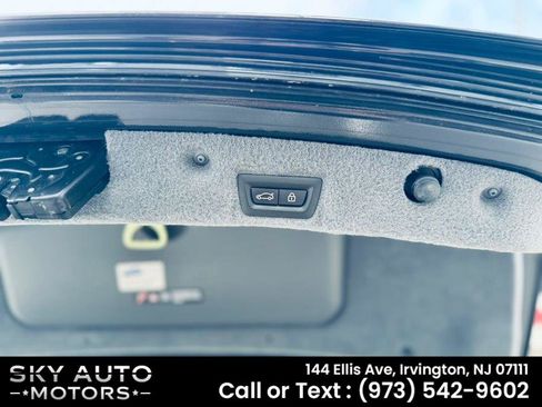 Used 2014 BMW 750Li xDrive image 8