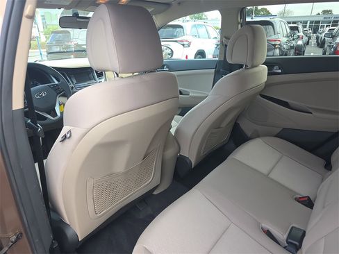 Used 2017 Hyundai Tucson SE image 10