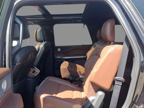 New 2026 Lincoln Navigator Reserve AWD/4WD image 5
