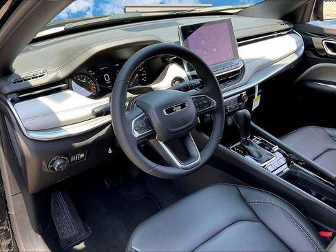 New 2025 Jeep Compass Limited image 6