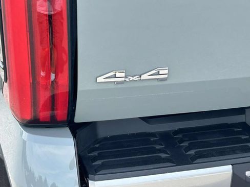 Used 2024 Toyota Tundra Limited w/ Power Package AWD/4WD image 8