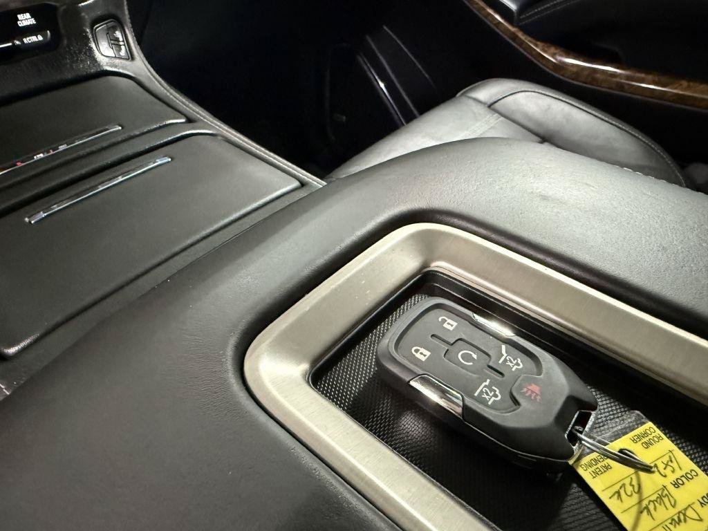 Used 2015 GMC Yukon XL Denali w/ Touring Package AWD/4WD image 28
