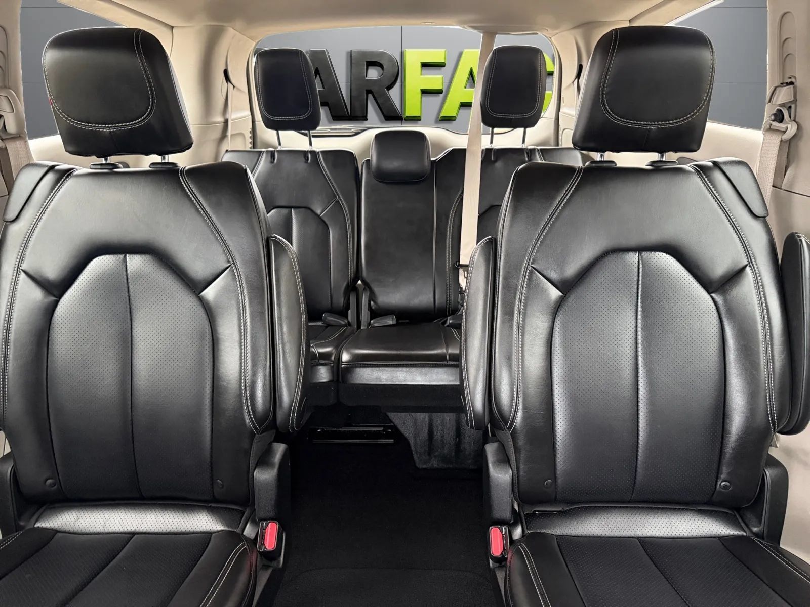 Used 2023 Chrysler Pacifica Touring-L FWD image 37