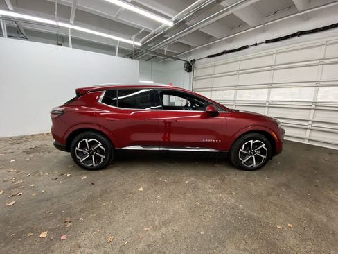 Used 2025 Chevrolet Equinox EV LT w/ Convenience Package image 7