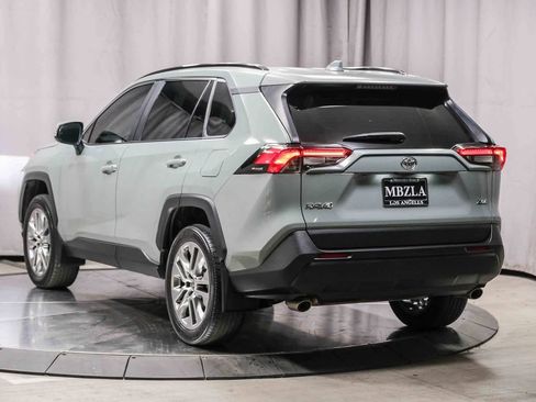 Used 2023 Toyota RAV4 XLE Premium image 2