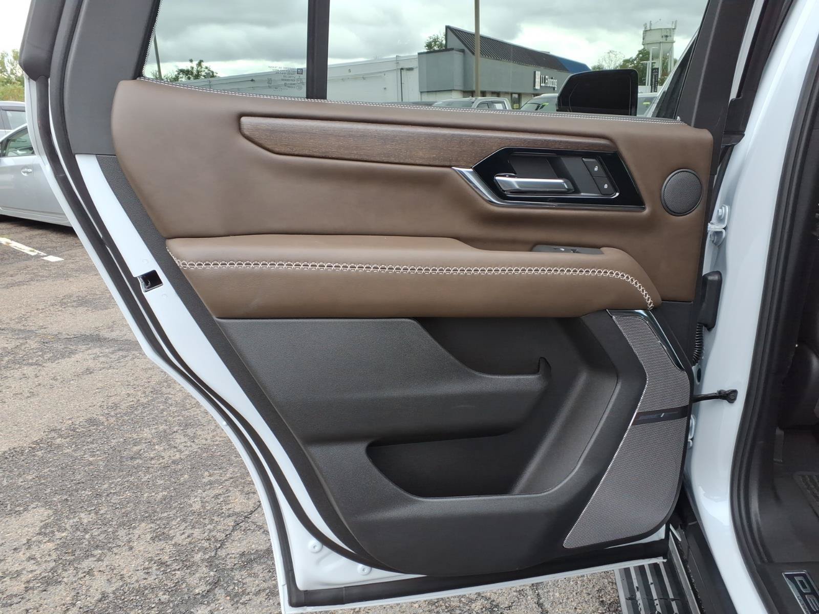 Used 2026 GMC Yukon Denali Ultimate AWD/4WD image 25