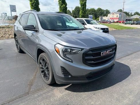 Used 2019 GMC Terrain SLE w/ Driver Convenience Package FWD image 3