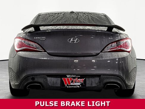 Used 2013 Hyundai Genesis 3.8 RWD image 5