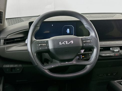 Used 2024 Kia EV9 Light RWD image 18