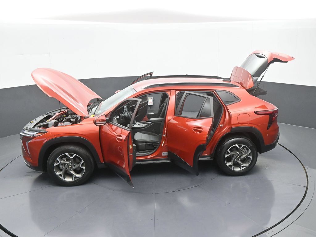 Used 2024 Chevrolet Trax LT w/ Driver Confidence Package FWD image 62