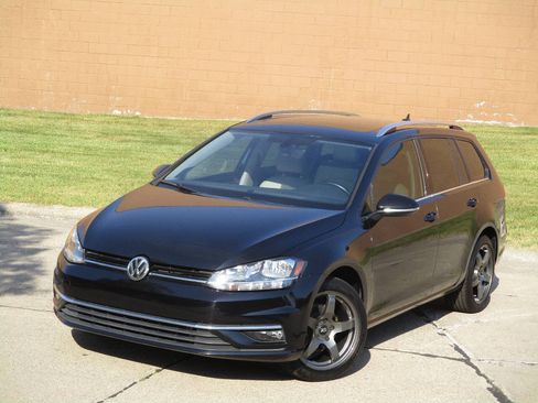 Used 2018 Volkswagen Golf SEL FWD image 3