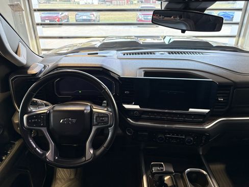 Used 2024 Chevrolet Silverado 1500 LT Trail Boss w/ Convenience Package II image 10