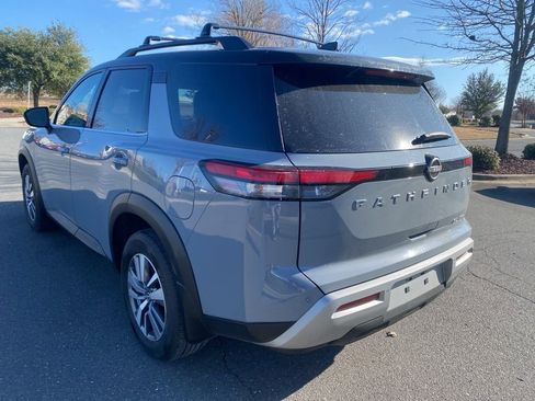 Used 2022 Nissan Pathfinder SL image 5