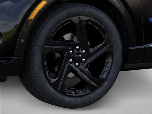 New 2025 Chevrolet Equinox EV RS image 9