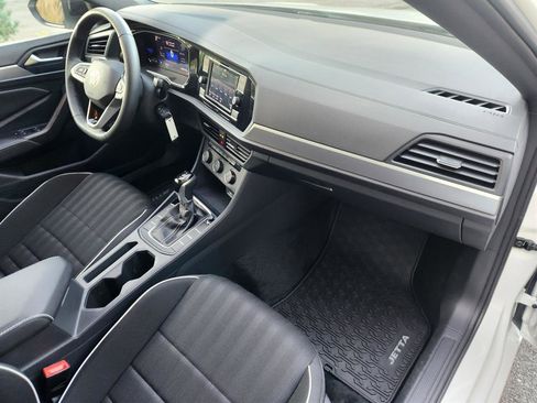Certified 2024 Volkswagen Jetta Sport image 13