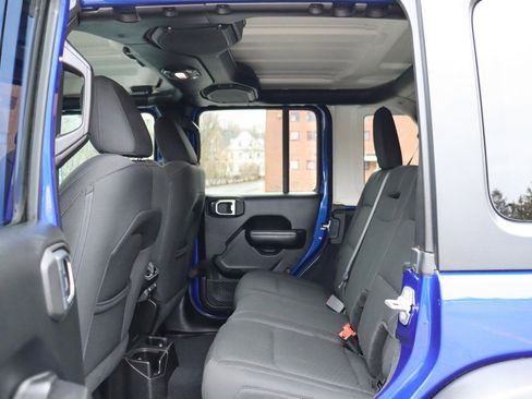 Used 2018 Jeep Wrangler Unlimited Sport S image 14