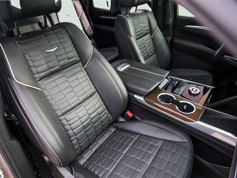 Used 2025 Cadillac Escalade Sport Platinum w/ LPO, ONYX Package image 29