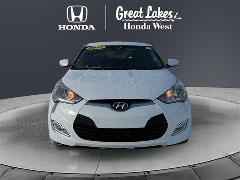 Used 2017 Hyundai Veloster Base image 8