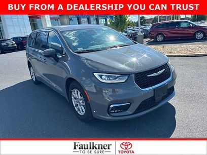 Used 2023 Chrysler Pacifica Touring-L