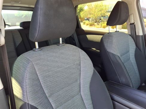 Used 2023 Nissan Rogue SV FWD image 17