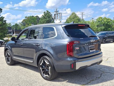 Used 2023 Kia Telluride S AWD/4WD image 3