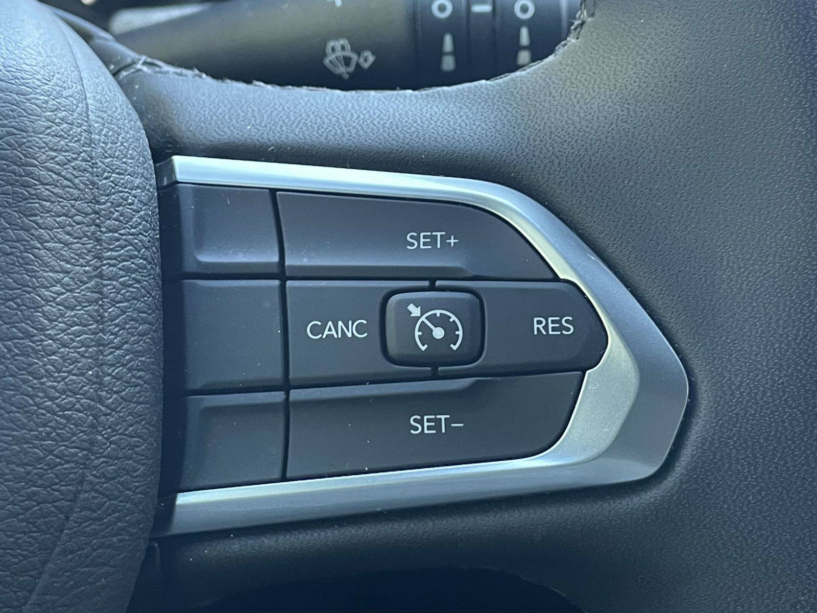 Used 2026 Jeep Compass Latitude AWD/4WD image 22