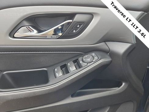 Used 2023 Chevrolet Traverse LT image 26