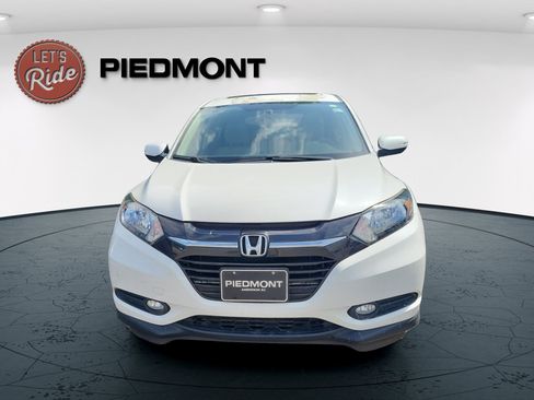 Used 2018 Honda HR-V EX image 2