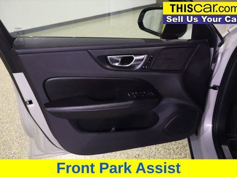 Used 2021 Volvo S60 T5 Momentum w/ Premium Package image 27