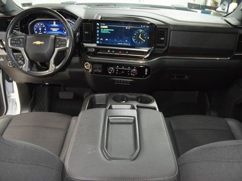 Used 2024 Chevrolet Silverado 3500 LT image 19