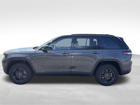 New 2024 Jeep Grand Cherokee Trailhawk w/ Advanced Protech Group II AWD/4WD image 3