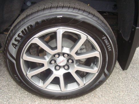 Certified 2022 GMC Canyon Denali image 7