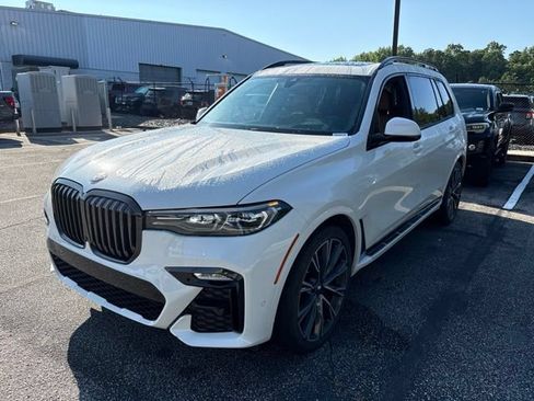 Used 2021 BMW X7 xDrive40i w/ M Sport Package AWD/4WD image 2