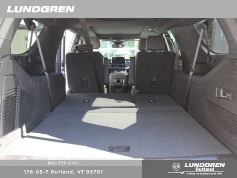 Used 2023 GMC Yukon XL AT4 AWD/4WD image 40