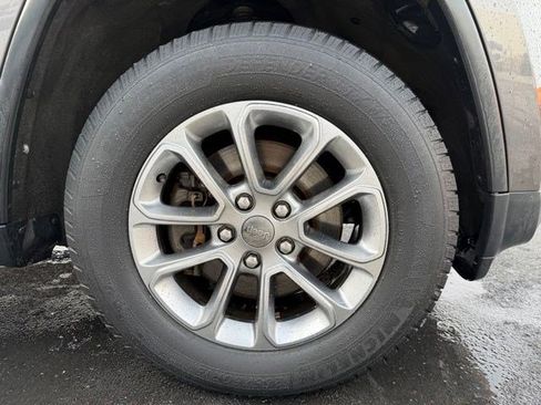 Used 2015 Jeep Grand Cherokee Limited w/ Luxury Group II image 24