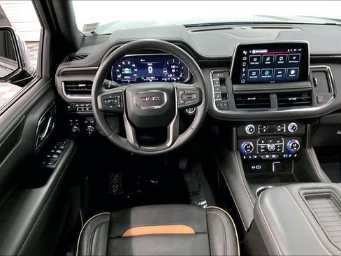 Used 2023 GMC Yukon AT4 w/ Technology Package AWD/4WD image 6