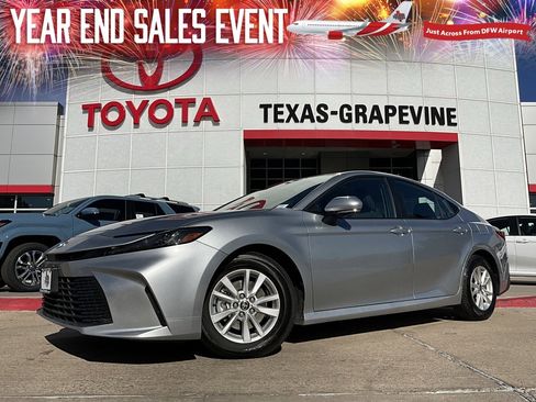 Used 2025 Toyota Camry LE image 1