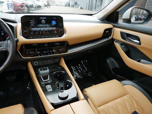 Certified 2023 Nissan Rogue Platinum image 14