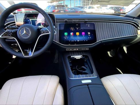 Used 2025 Mercedes-Benz E 350 Sedan image 7