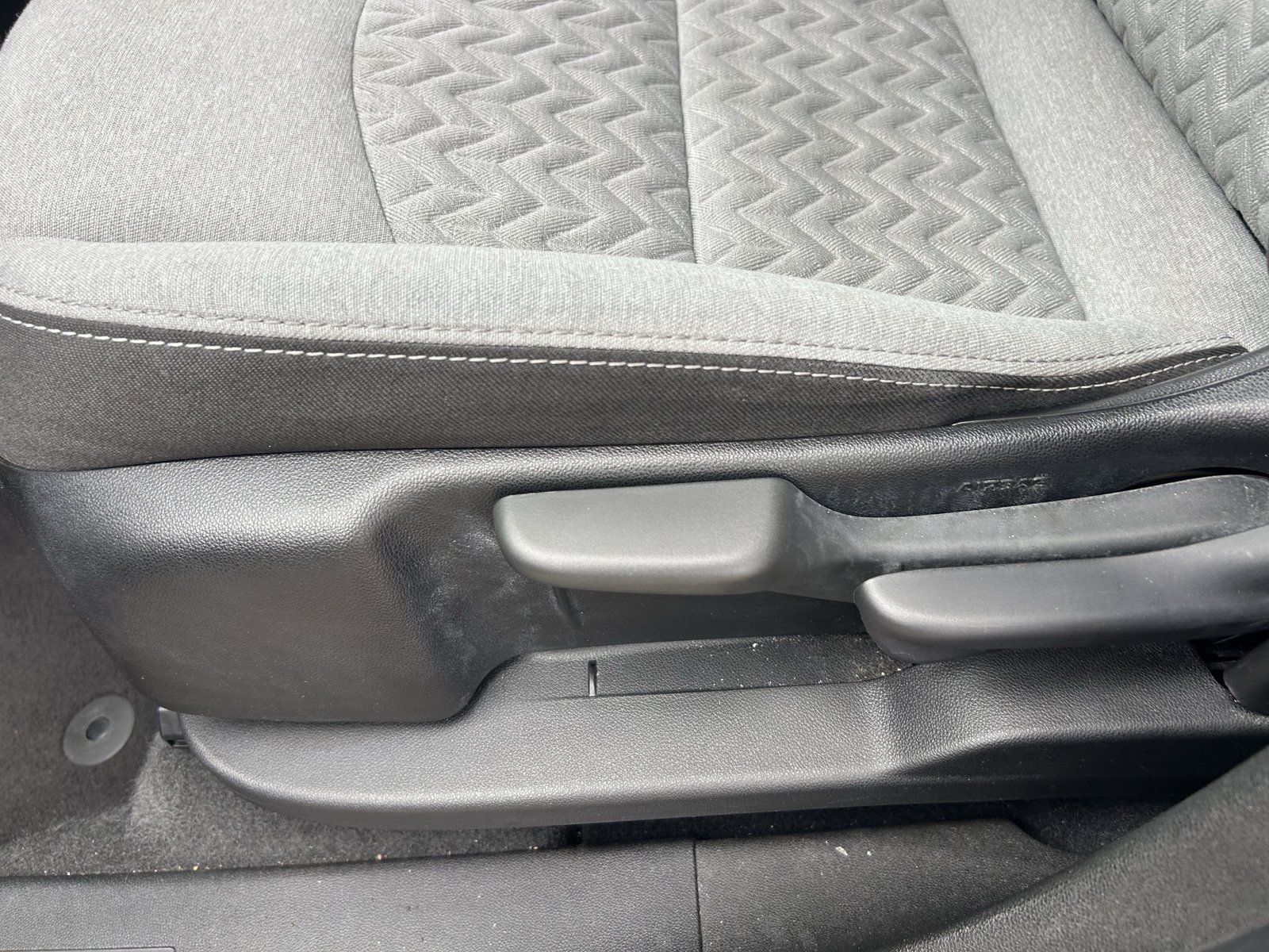 Used 2022 Chevrolet Equinox LS FWD image 29