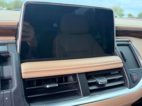 Used 2021 Chevrolet Tahoe Premier RWD image 8