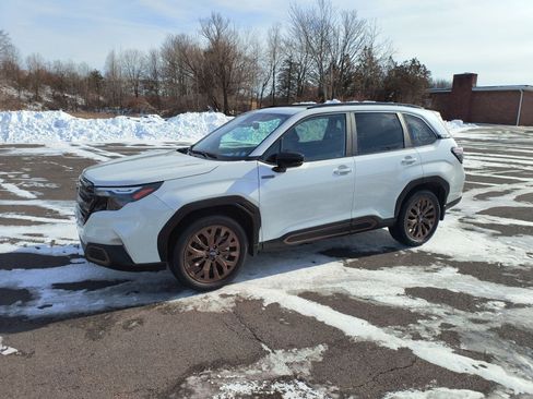 Certified 2025 Subaru Forester Sport image 1